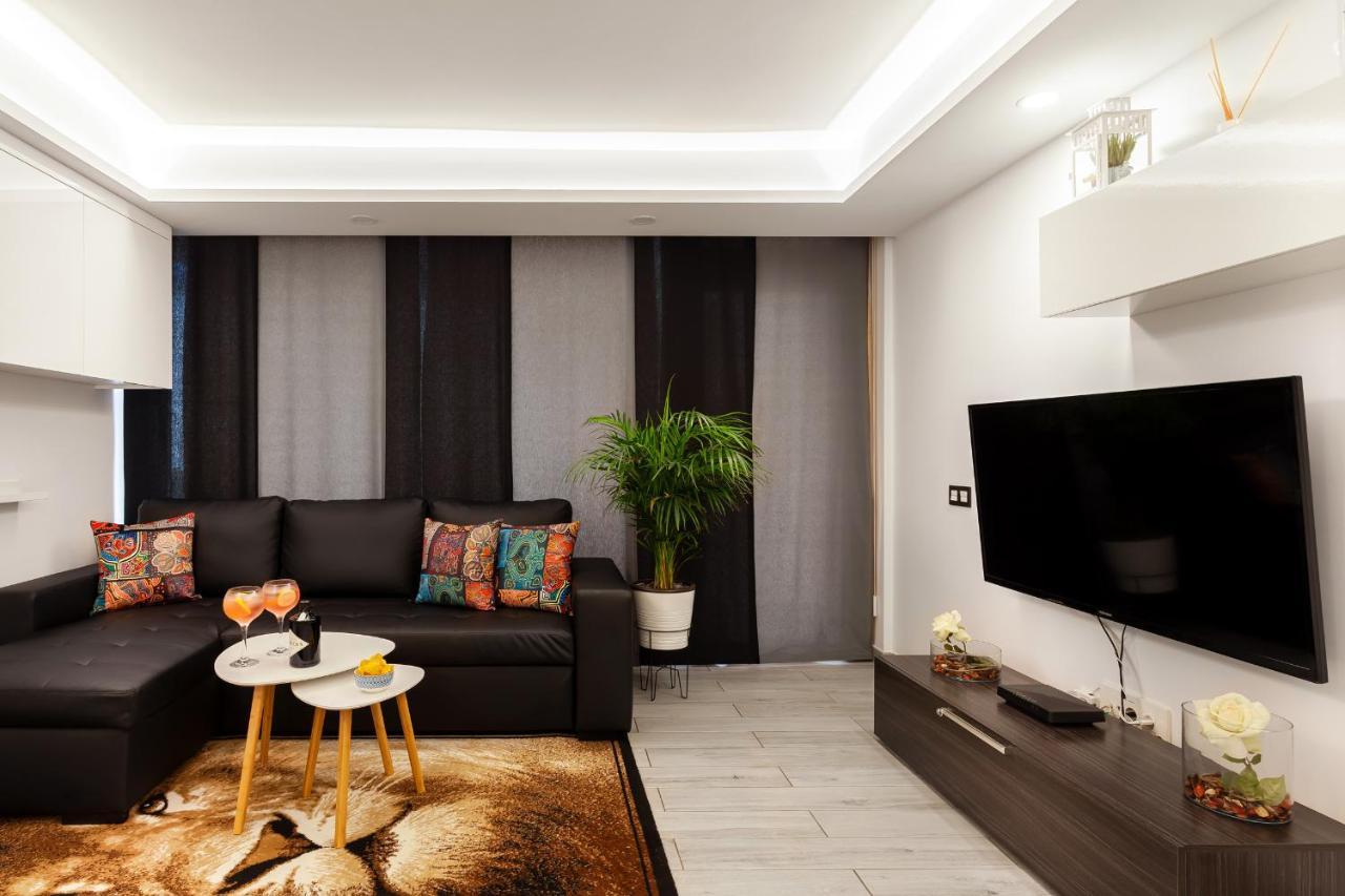 דירות פלאייה דל אינגלז Modern & Elegant Loft מראה חיצוני תמונה